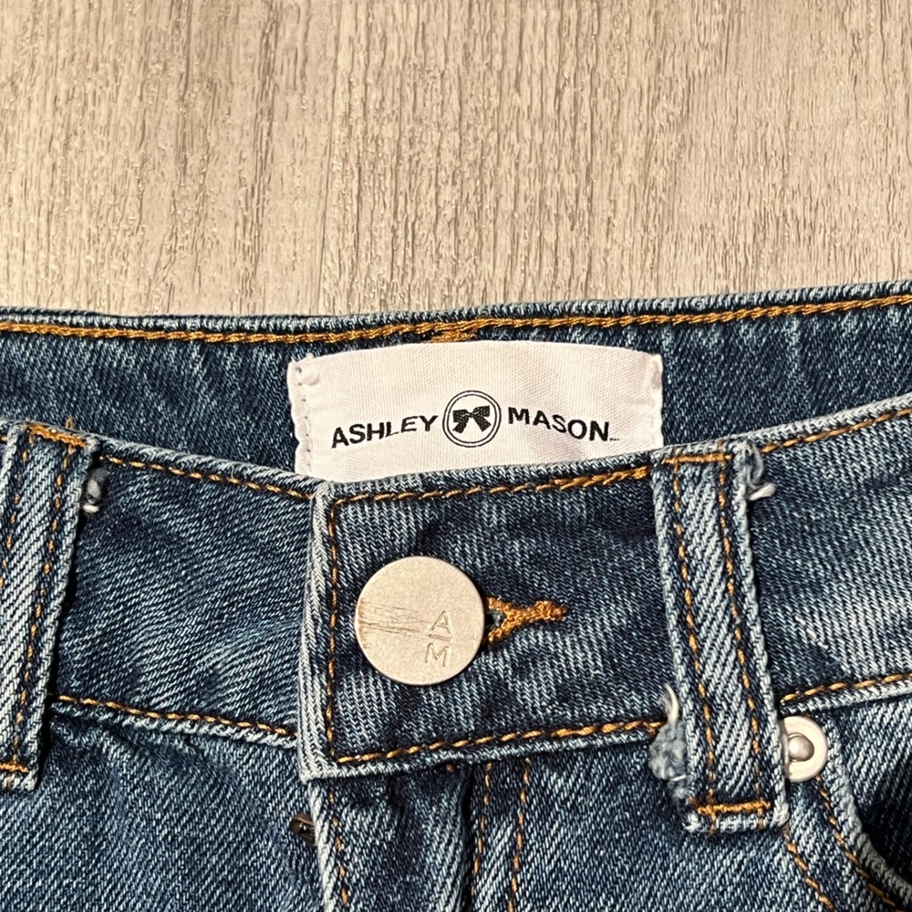 Ashley Mason cut off jeans short shorts - Picture 4 of 13